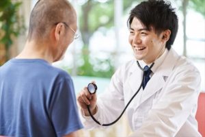 8. 老人ホームの健康管理や医療的ケアで選ぶ