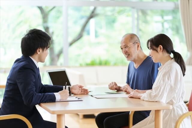 老人ホームを見学するときの8つのチェックポイントを徹底解説