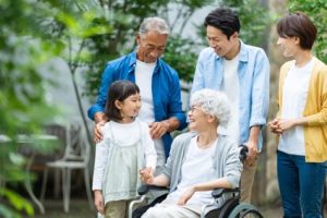 親の介護に関する家族の役割分担のコツ