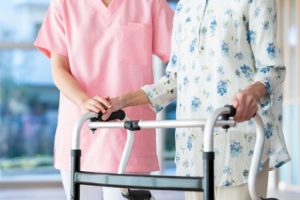 高齢者の介護に疲れたときの対応
