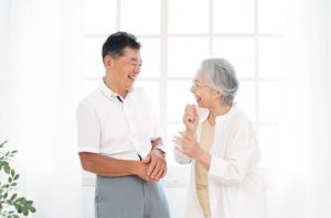 老人ホームには夫婦一緒に入所できる？