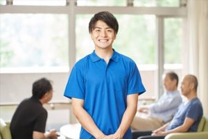 施設のスタッフにも相談する