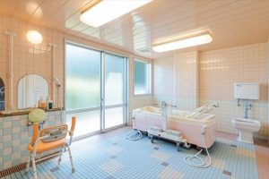 老人ホームの浴室の種類やその特徴とは？