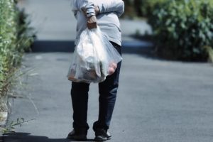 老人ホームに入ると外出できない？
