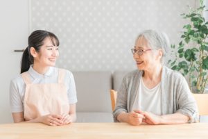 職員に相談する