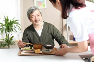 老人ホームの食事はどのようなもの？
