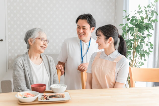 老人ホームのルールは厳しい？規則や注意点を詳しく解説