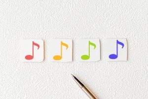 老人ホームにおける音楽療法の具体例