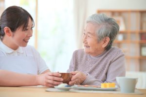 保証人不要で入れる老人ホームを探す