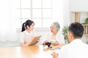 老人ホームでお酒を飲むときの注意点