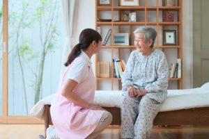 準備すべき服装の枚数やパジャマの必要性は？