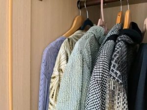 老人ホームに服装のルールはある？