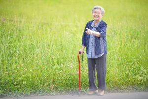 老人ホームから散歩に出るときの注意点