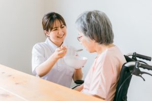 デイサービスとは通所型の介護施設のこと