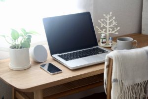 老人ホームでインターネットを利用するときの注意点