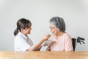 混合介護とは保険内サービスと保険外サービスを同時利用すること