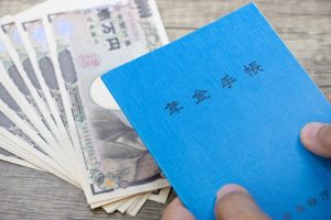 老人ホームの月額費用は年金の範囲内で入居可能！