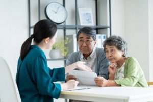 ケアマネージャー変更の円満な伝え方と手続きの流れ