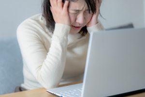 老人ホーム 費用が払えないとどうなる?滞納から退去までの現実