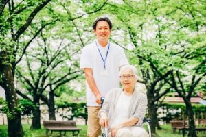 老人ホームの種類別|費用構造の違いを比較