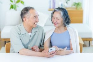 老人ホームの費用は誰が払う？法律と現実の基本ルール