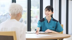 老人ホームの費用比較で重要なのは「総額」