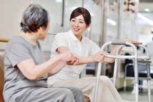 費用だけじゃない?公営と民間のサービス・設備の違い