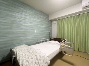 老人ホーム費用の一括払いと月額払いの損得ラインは入居期間で決まる