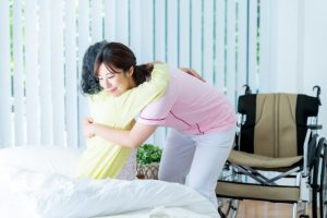 親の老人ホーム費用は月15～30万円が目安