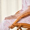 老人ホームでのトラブル事例や対応方法を詳しく解説