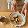 老人ホームで提供されるおやつの種類や役割を詳しく紹介