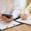 老人ホームの費用は10年でいくら？総額シミュレーションと年金で足りるか解説
