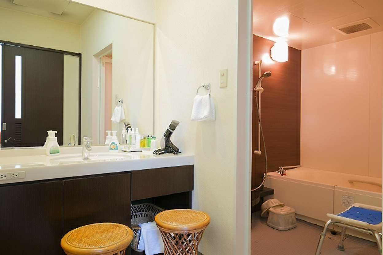 風呂、洗面所ユアホール大谷.jpg