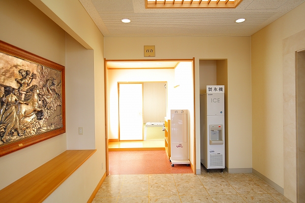 霊安室入口