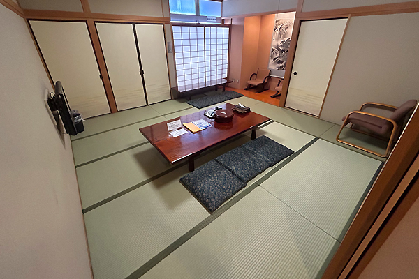 控室和室