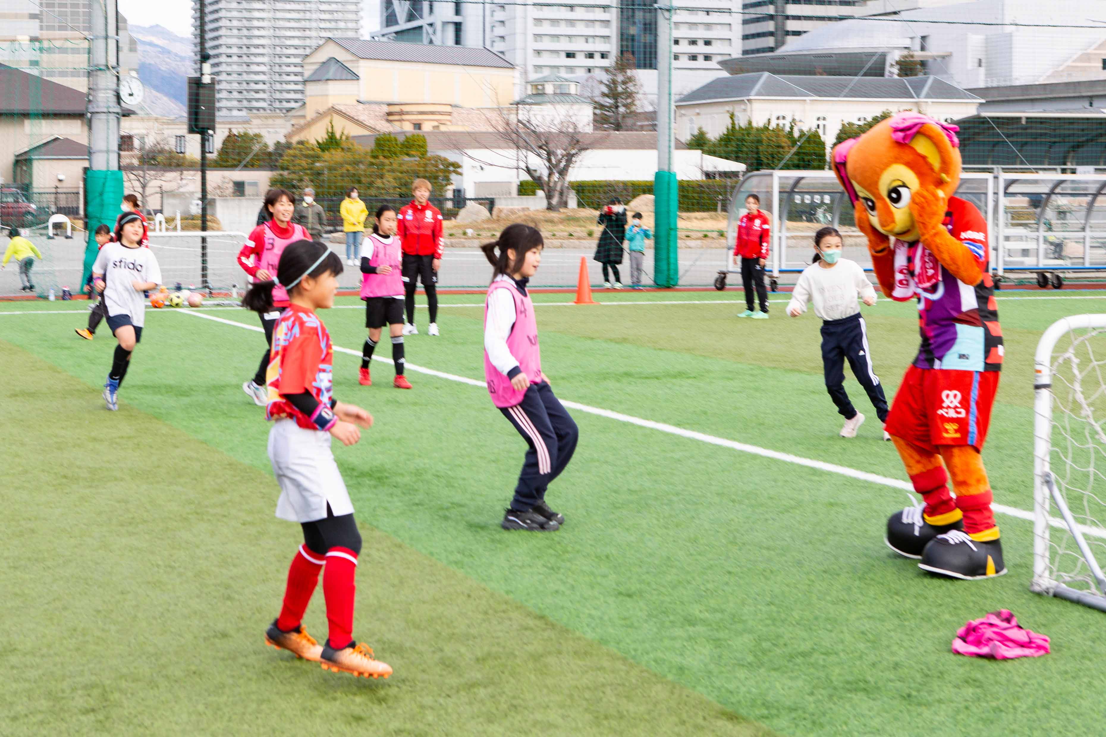 2月11日㈱ベルコ　INAC神戸レオネッサ子供サッカー教室　開催！