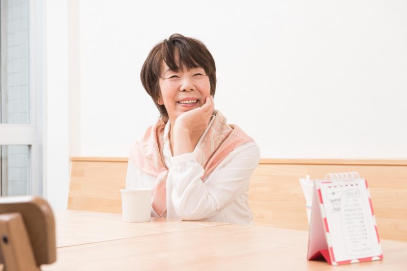 高齢者が同じことを何度も言うのはなぜ？対応方法と認知症との関連性を解説