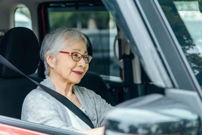 認知症と診断されたときの対策6つ！運転免許と銀行口座の対処法も解説