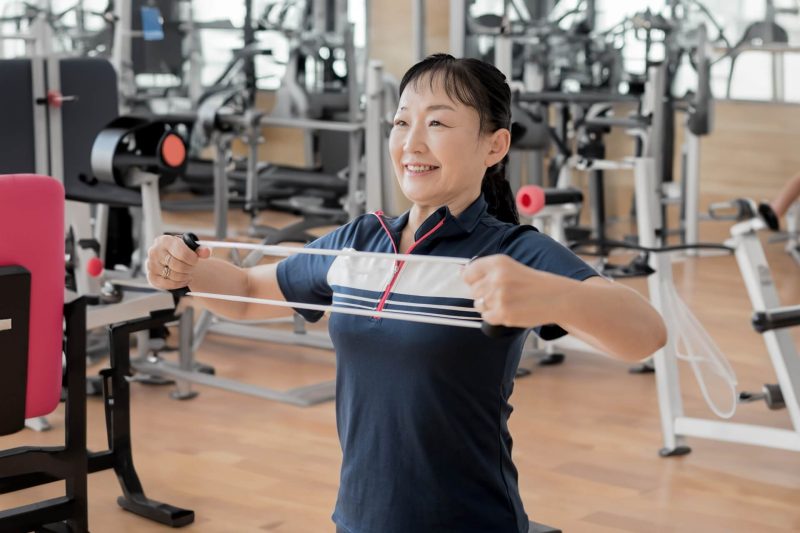 筋トレが認知症予防になる理由。簡単にできる3選と注意点を解説