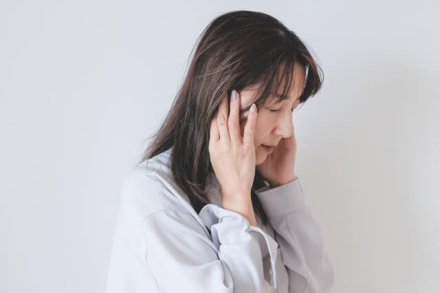 難聴と認知症の関係とは？リスクが高まる理由と今日からできる対応