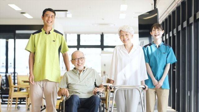 認知症対応型デイサービスのメリット・デメリット