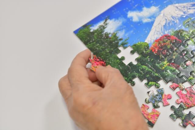 高齢の家族と脳トレの手遊びをおこなう際のポイント