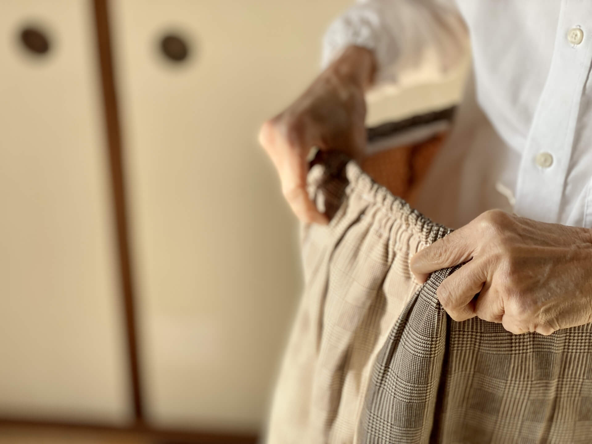 認知症で着替えない・臭いに困ったら｜理由と無理なくできる対応法