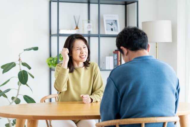 認知症が疑われる方が怒りっぽくなったときの対応