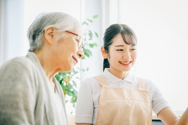 認知症で後見人が必要になるタイミングとは?