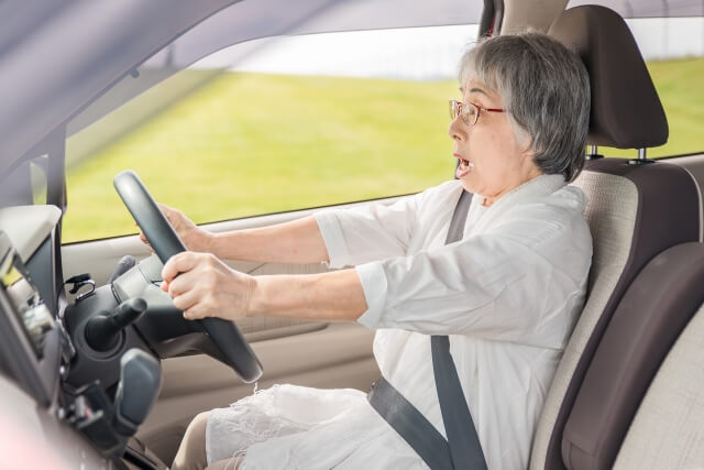 認知症の方にみられる運転の危険サイン