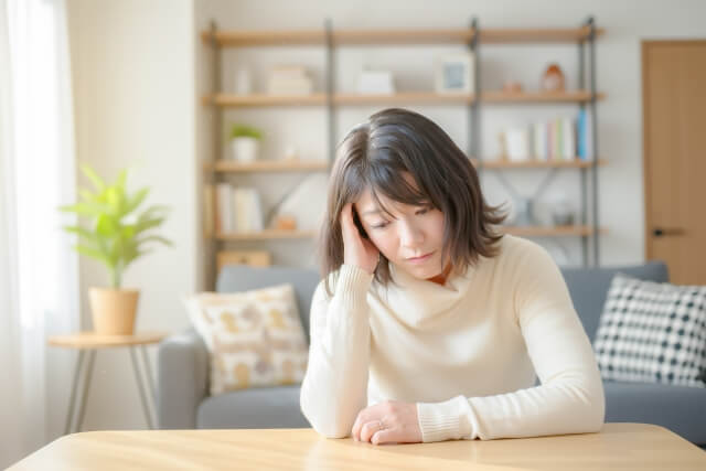 親の面倒で自分の人生を後回しにし続けるリスク