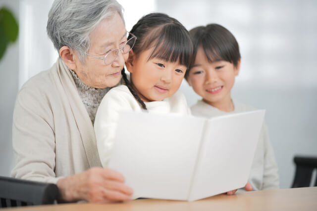 認知症予防で読書を続けられるようにするための家族の工夫