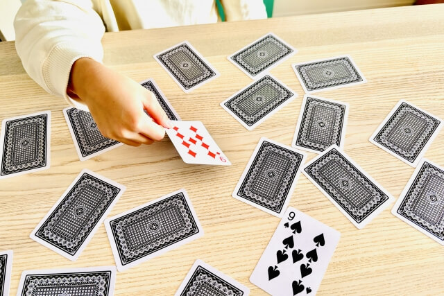 認知症予防におすすめの高齢者向けトランプゲーム