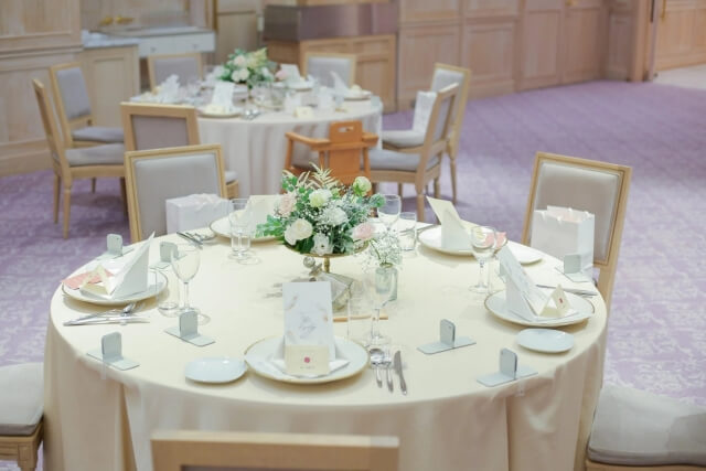 北海道の結婚式で当日撮影が向いている人|ゲストとの時間まで残したい